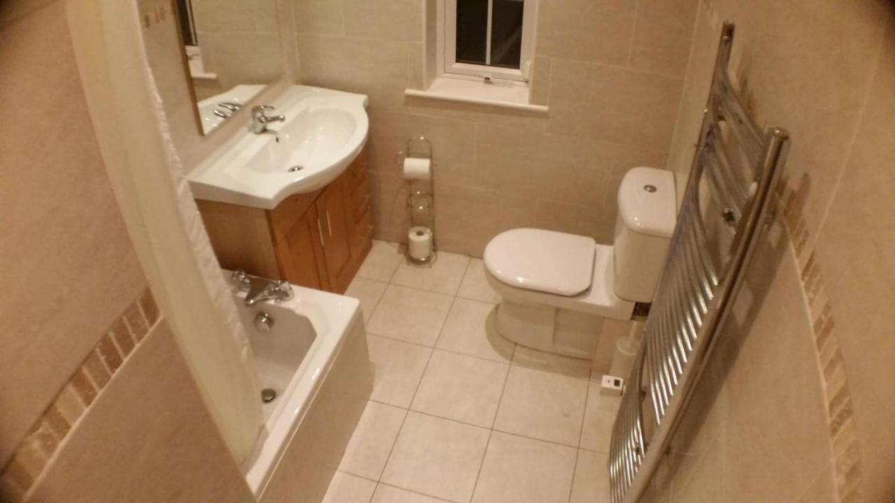 Dublin Airport Big Rooms With Bathroom Outside Room - Kitchen Only 7 Days Reservation Extérieur photo
